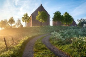 开云综合服务-中超球队与外籍教练签约，引进先进理念，中超外国教练