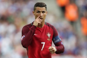 开云网站-著名球星发起篮球梦想基金会支持青少年走上职业道路，梦想篮球巨星之炼成